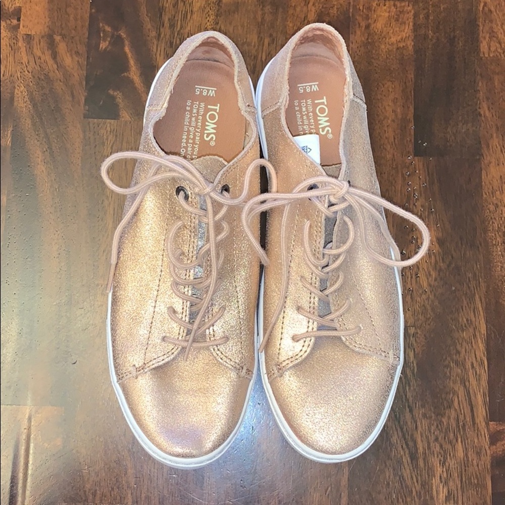 Toms tennis shoes